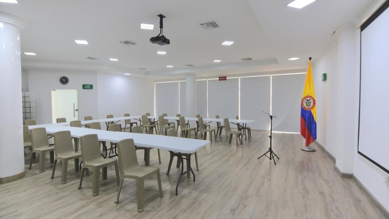 Hotel Florida סינסלחו מראה חיצוני תמונה