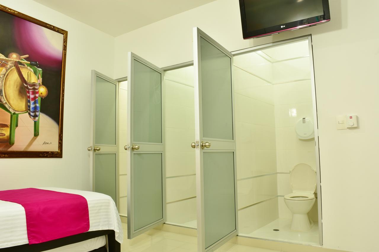 Hotel Florida סינסלחו מראה חיצוני תמונה