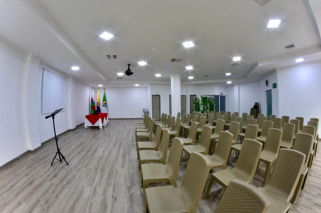 Hotel Florida סינסלחו מראה חיצוני תמונה